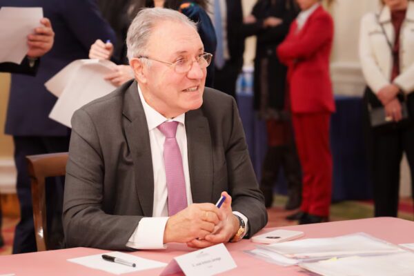 Sidenor se Une al Consejo de Talgo Mientras la Empresa Muda su Sede de Madrid a Álava