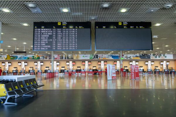 Aena invierte 309 millones de euros en aeropuertos británicos Leeds Bradford y Newcastle