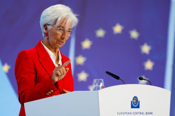 BCE mantiene tipos en el 2% y eleva sus proyecciones de crecimiento para la eurozona