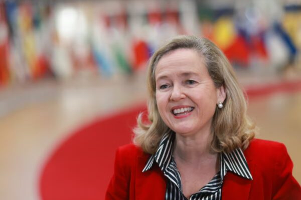 Nadia Calviño solicita un 'mensaje contundente' de los líderes europeos para reactivar la economía