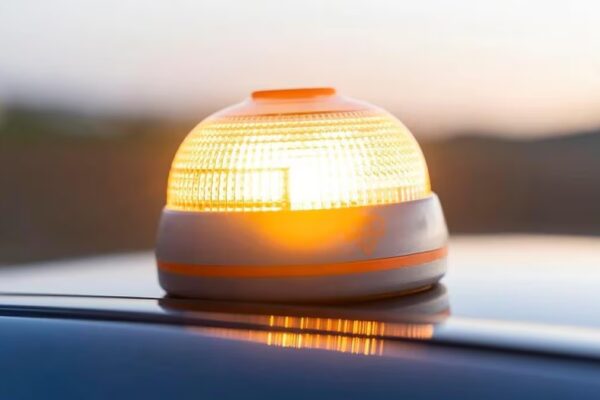 Navidad sin estrés: La Guardia Civil promete flexibilidad en sanciones por la falta de baliza V16