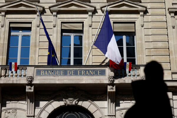 El Banco de Francia eleva sus proyecciones de crecimiento a pesar de la incertidumbre presupuestaria