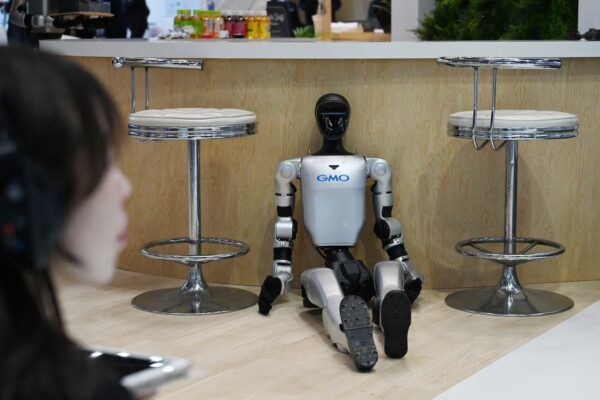 Japón se esfuerza por prevenir una “catástrofe digital” en su futuro tecnológico