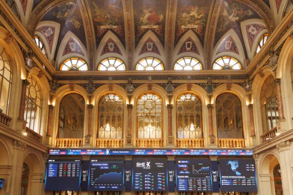 Inversores impulsan el Ibex como refugio ante la posible burbuja de IA en 2026