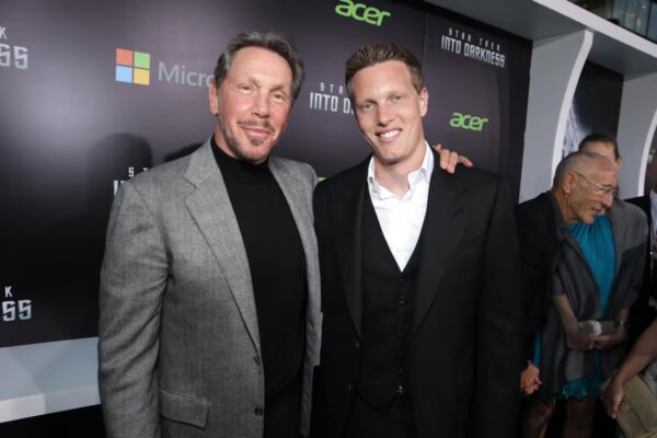 Larry Ellison respalda la adquisición de Warner Bros por Paramount con una garantía personal de 40.400 millones de dólares