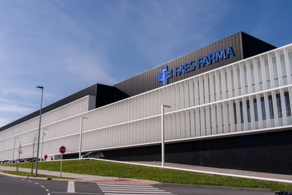 José Ignacio Comenge de Faes Farma supera el 5% en Prim: un cambio en el panorama familiar
