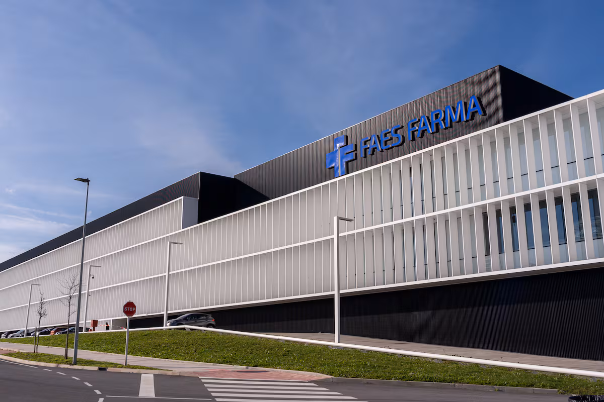 José Ignacio Comenge de Faes Farma supera el 5% en Prim: un cambio en el panorama familiar