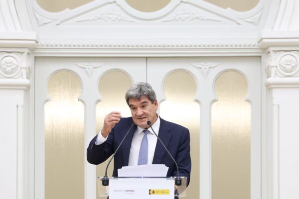 El Banco de España mejora sus previsiones y aumenta en cuatro décimas el crecimiento económico para 2026