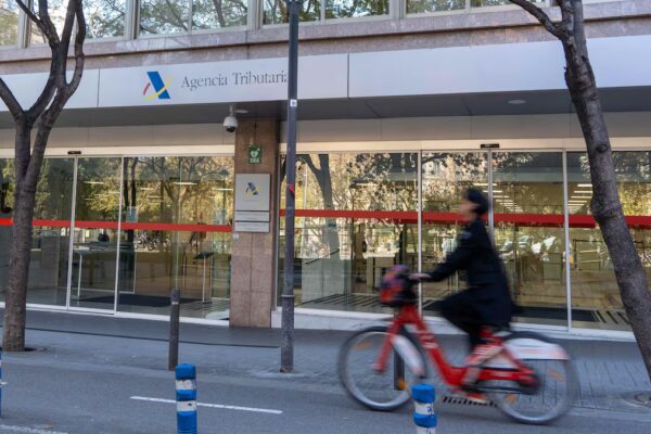 El Gobierno decide suprimir la obligación de declaración de la renta para desempleados