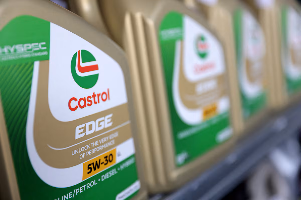 BP Desinvierte en Castrol: Vende el 65% a Stonepeak por 5.000 Millones de Euros