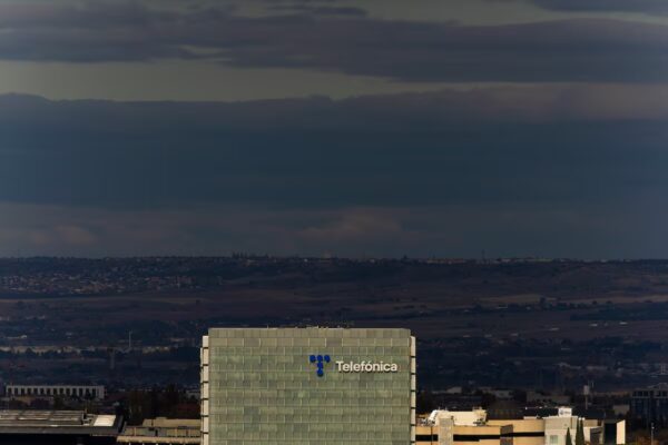 El Supremo ratifica la sanción de la CNMC a Telefónica por mal uso de números 902