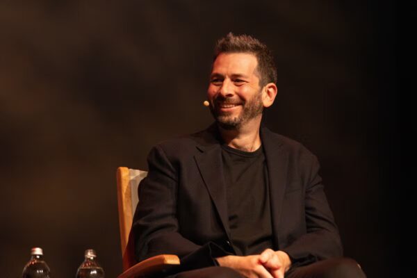 Blaise Agüera: 'La IA revela que la verdadera inteligencia se construye con modelos, no con magia'