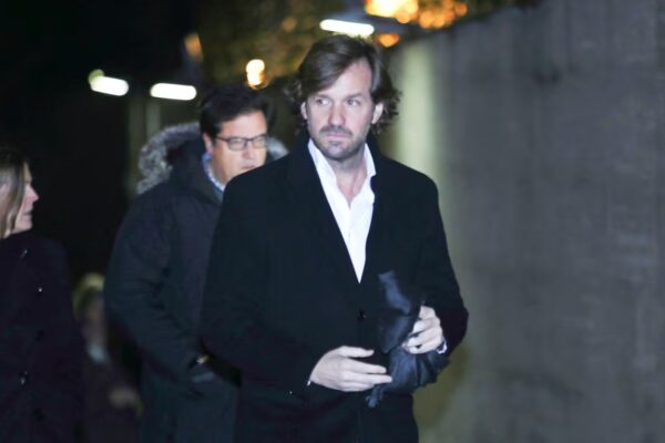 Rosauro Varo deja sus posiciones en Telefónica: Impacto en la economía empresarial