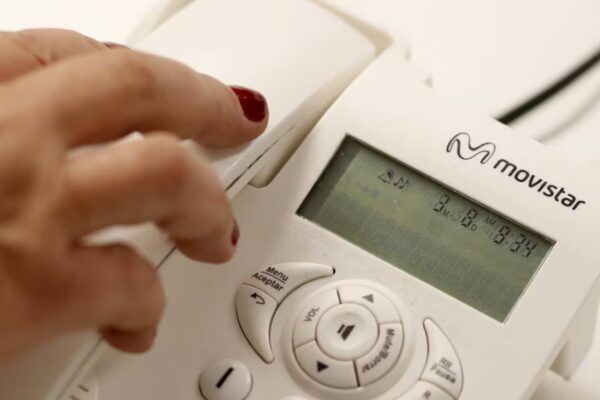 Adiós a la Regulación de la Telefonía Fija: La CNMC Responde al Declive de las Llamadas