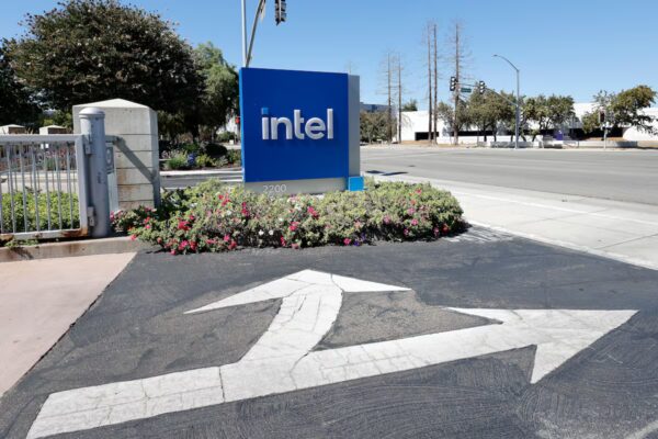 Intel Finaliza la Venta de Acciones a Nvidia y Concluye Reorganización de Capital con SoftBank y Administración Trump