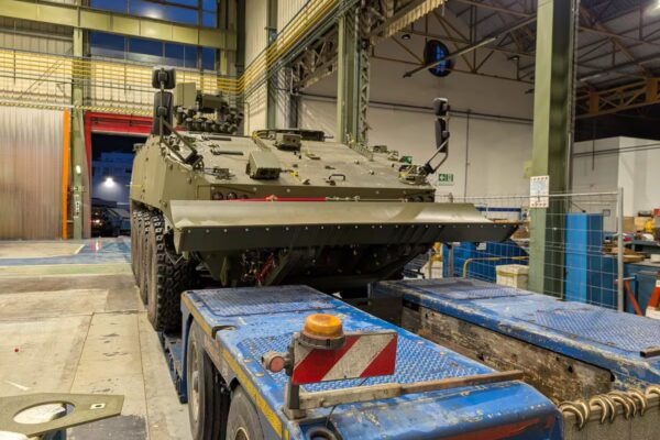 Indra completa la entrega de 11 vehículos blindados 8x8 Dragón al Ministerio de Defensa