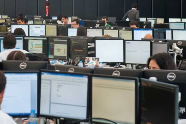 Fondos de Inversión Alcanzan Récord de Capital Fluyente Desde 2014