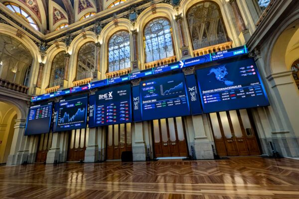 La Bolsa Española Destaca: Análisis y Perspectivas