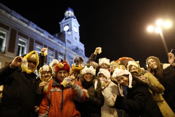 Cómo Disfrutar las Campanadas 2026 en Tu Móvil o Tablet Desde Cualquier Sitio