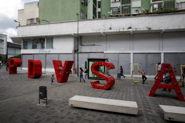 Los Inversores Oportunistas Impulsan la Reestructuración de la Deuda en Venezuela