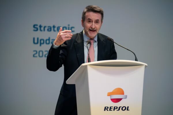 Repsol espera aprobación de EE. UU. para reanudar exportaciones de petróleo venezolano