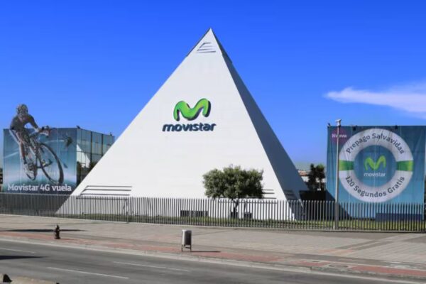 Telefónica Avanza Hacia su Salida de Colombia Tras la Desinversión del Estado en Coltel