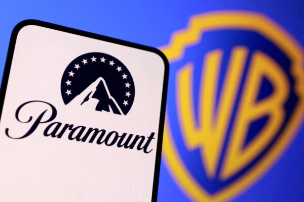 Warner Desestima la Propuesta Mejorada de Paramount A pesar del Respaldo de Larry Ellison