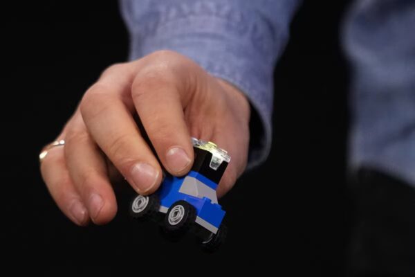 Innovaciones sorprendentes: Ladrillos inteligentes de Lego y portátiles con pantallas expandibles transforman la tecnología