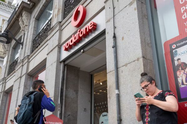 Zegona reestructura su deuda de 1.700 millones tras adquirir Vodafone España