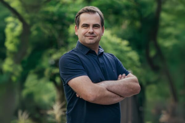 Jarek Kutylowski de DeepL: "En tres años, la comunicación en reuniones laborales será en el idioma de cada uno"