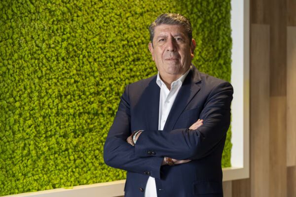 Nuevos Líderes: Nombramientos Clave en Philip Morris y Estrategos