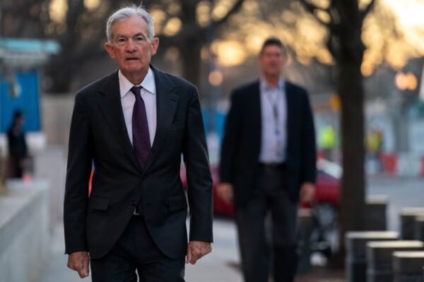 La Banca de Wall Street Respaldando a la Fed: 'Atacar su Credibilidad No es el Camino Correcto'