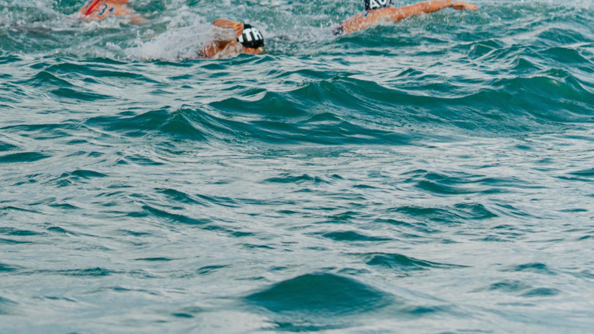 Fallece triatleta de 25 años durante la prueba de natación en el Ironman de Vitoria
