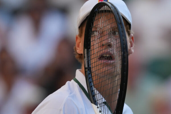Sinner supera a Zverev y Alcaraz por miles de puntos antes del inicio de la gira americana