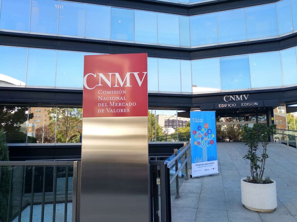 La CNMV exonera a las gestoras de fondos de la obligación de informes trimestrales y auditorías internas