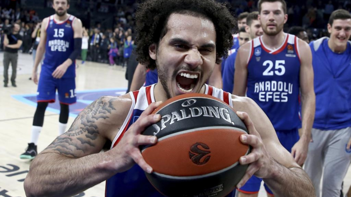 Fenerbahçe potencia su plantilla con la incorporación del estelar Shane Larkin