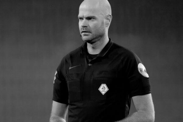 Fallece Rob Dieperink, árbitro excluido del Mundial poco antes del torneo