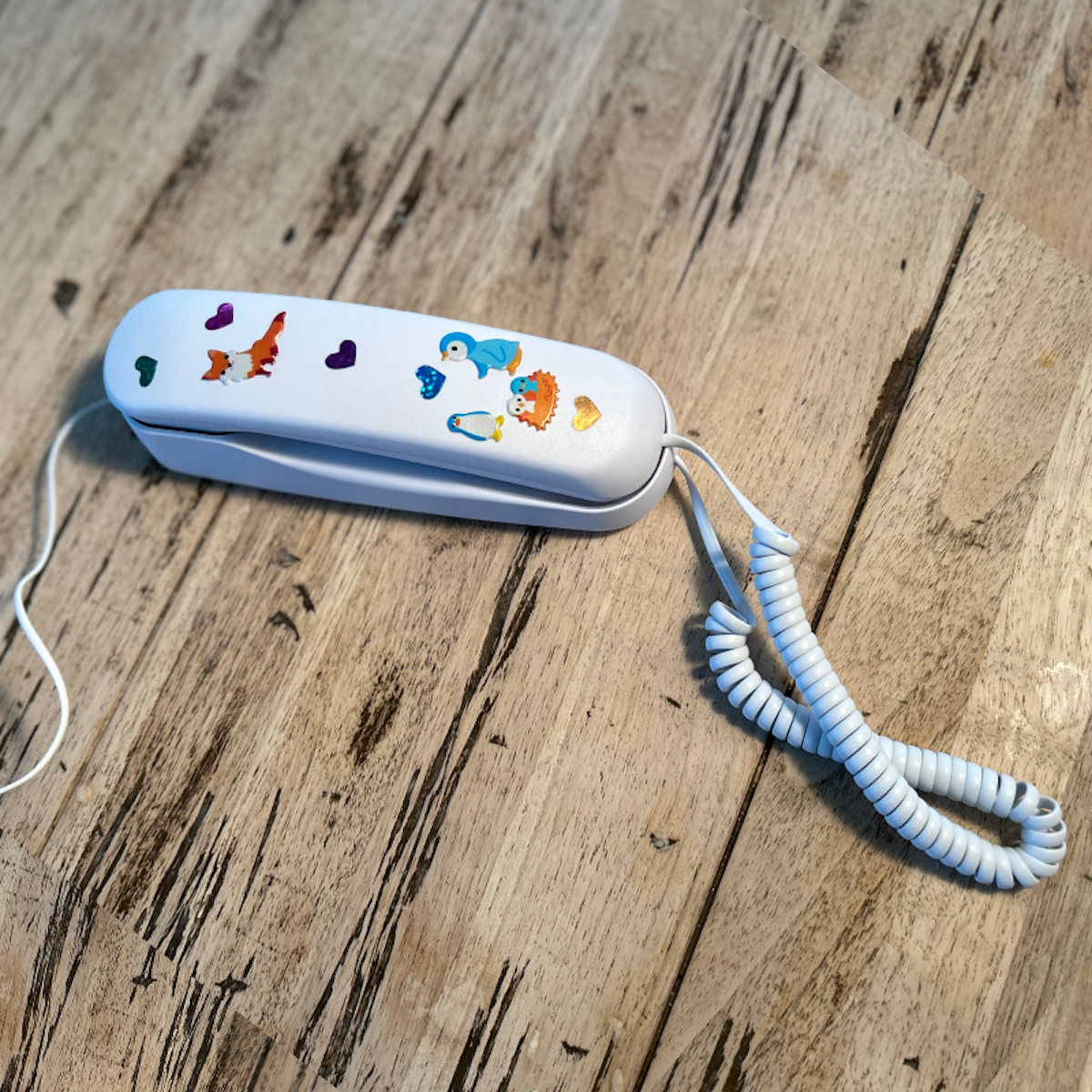 Pinwheel presenta un teléfono fijo retro diseñado especialmente para niños