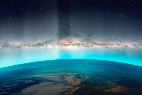 La FCC aprueba la prueba de un innovador espejo gigante en el espacio