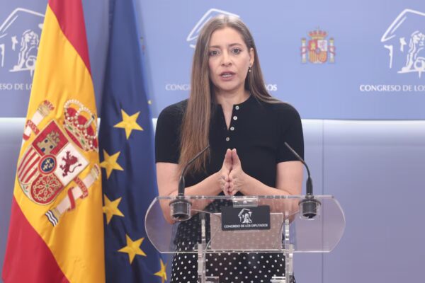 Ester Muñoz del PP: "Un día histórico que podría derribar a cualquier Gobierno" - Actualidad política en tiempo real en España.