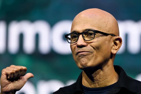 Satya Nadella advierte sobre el impacto de la IA en la privacidad de los datos empresariales