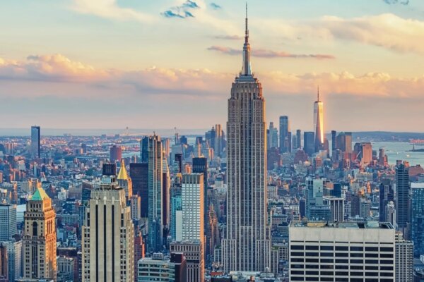 Nueva York implementará la primera moratoria estatal en EE.UU. sobre centros de datos de inteligencia artificial