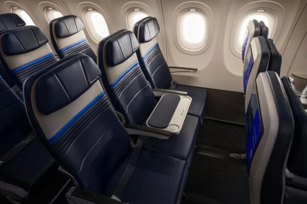 United eliminará el asiento del medio: conoce las nuevas opciones para los viajeros.