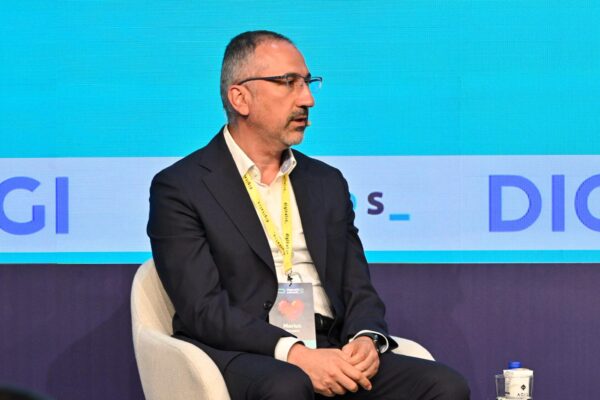 Digi da el salto a la bolsa y desafía a grandes del sector telecomunicaciones como Telefónica y Vodafone en rentabilidad.