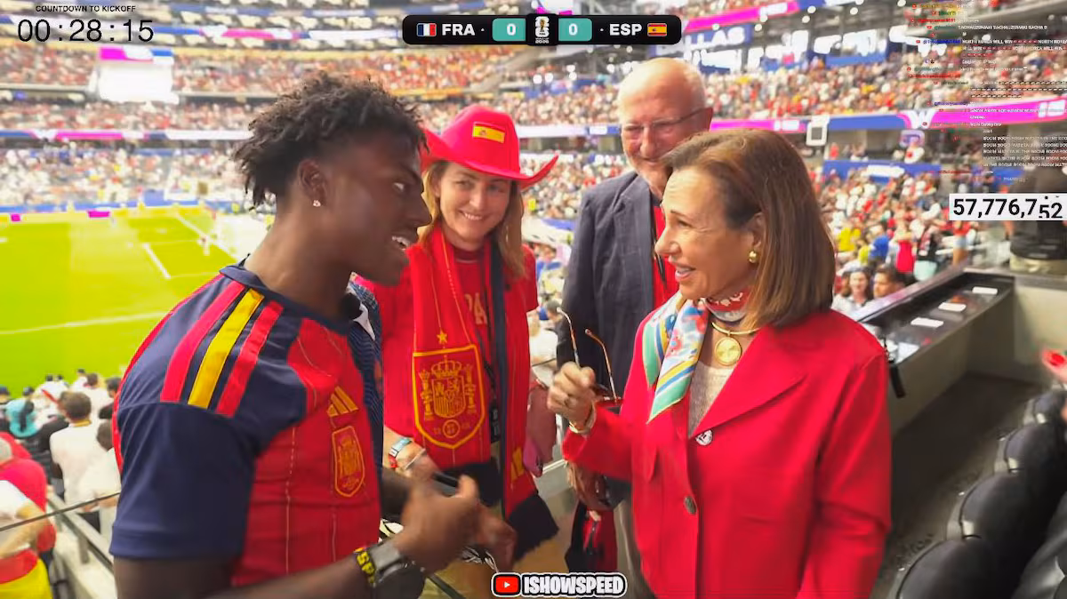 Ana Botín y Juan Roig toman una foto con IShowSpeed en el partido España-Francia y le sugieren abrir una cuenta en Openbank