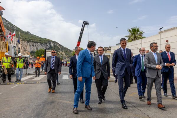 Sánchez destaca el derribo de la verja de Gibraltar como un hito histórico para Europa occidental