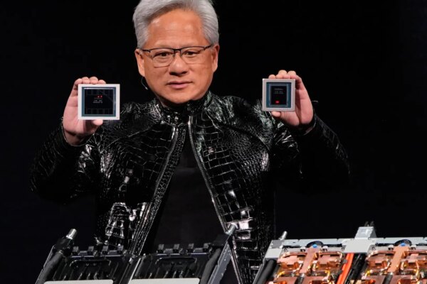 Jensen Huang aclara los rumores y anticipa una producción masiva de la próxima generación de chips de IA de Nvidia.