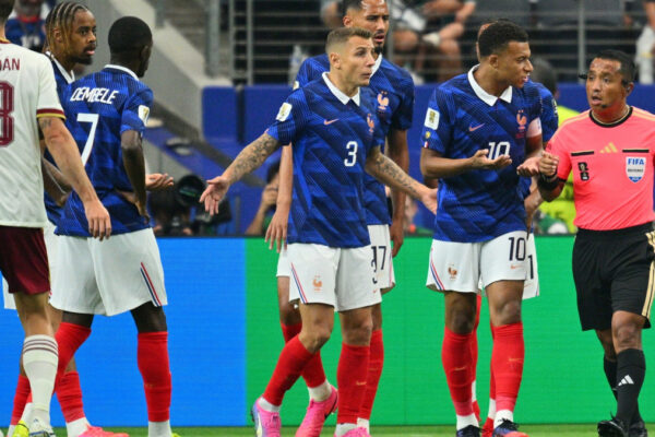 Collina respalda a Barton tras el comentario de Deschamps: "Sin duda, tiene el nivel necesario"