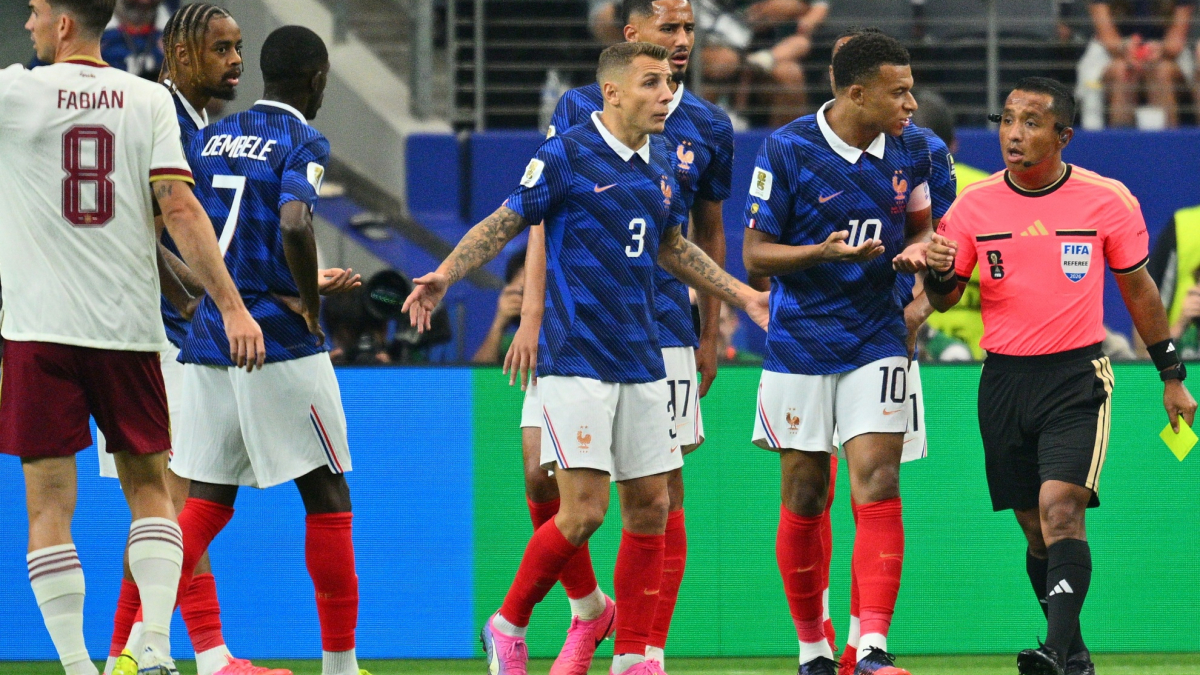Collina respalda a Barton tras el comentario de Deschamps: "Sin duda, tiene el nivel necesario"