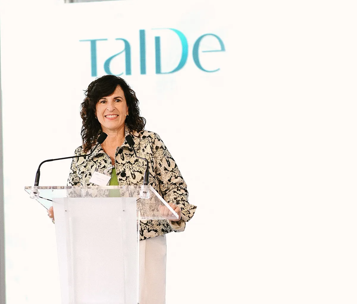 Talde finaliza su primer cierre de capital en un fondo enfocado en empresas medianas.